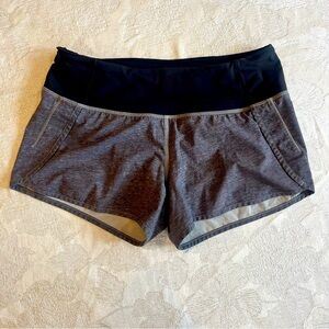 Lululemon Tracker‎ Shorts Gray/Black – Size 6